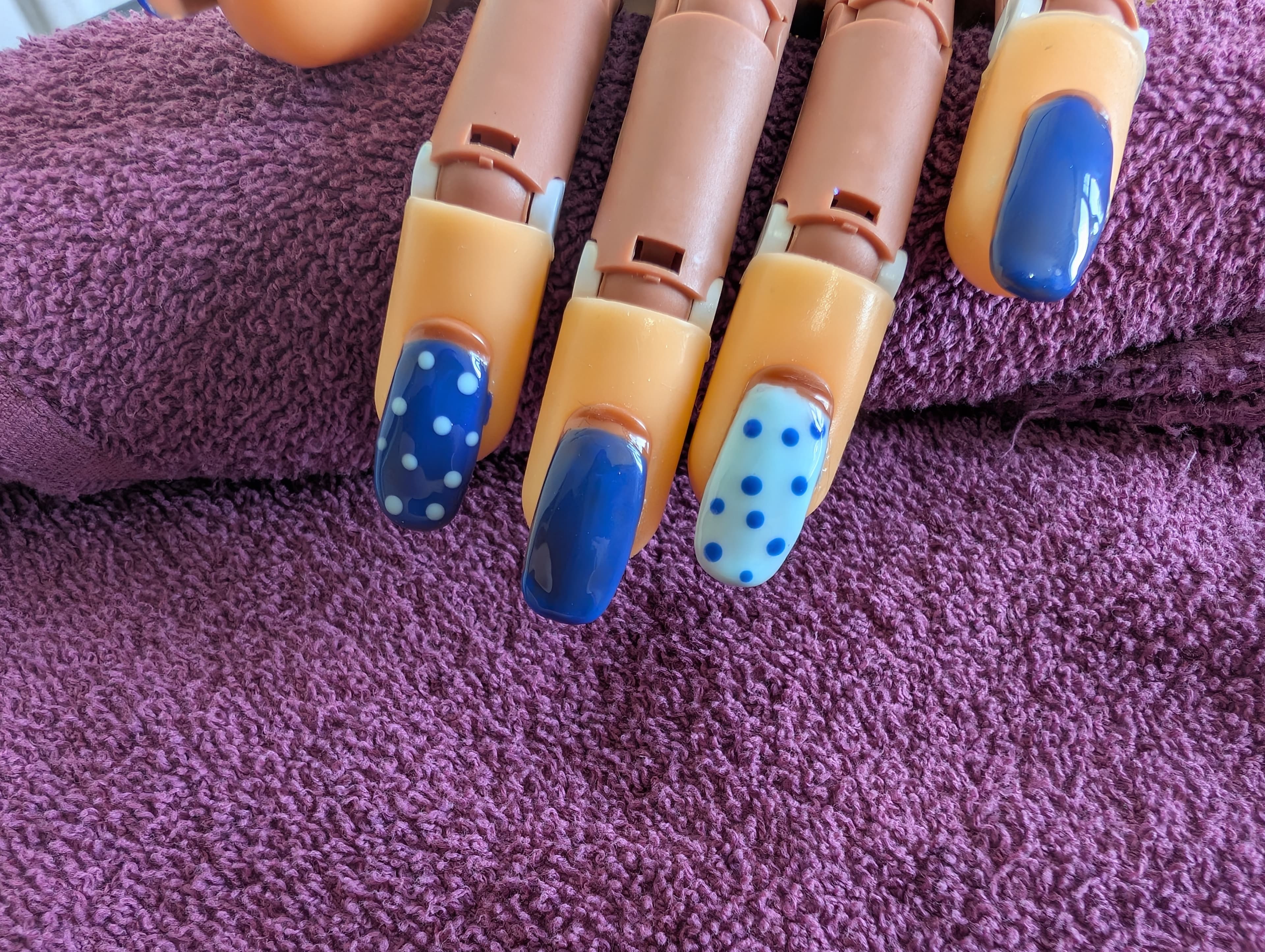 Blue Dots Minimal